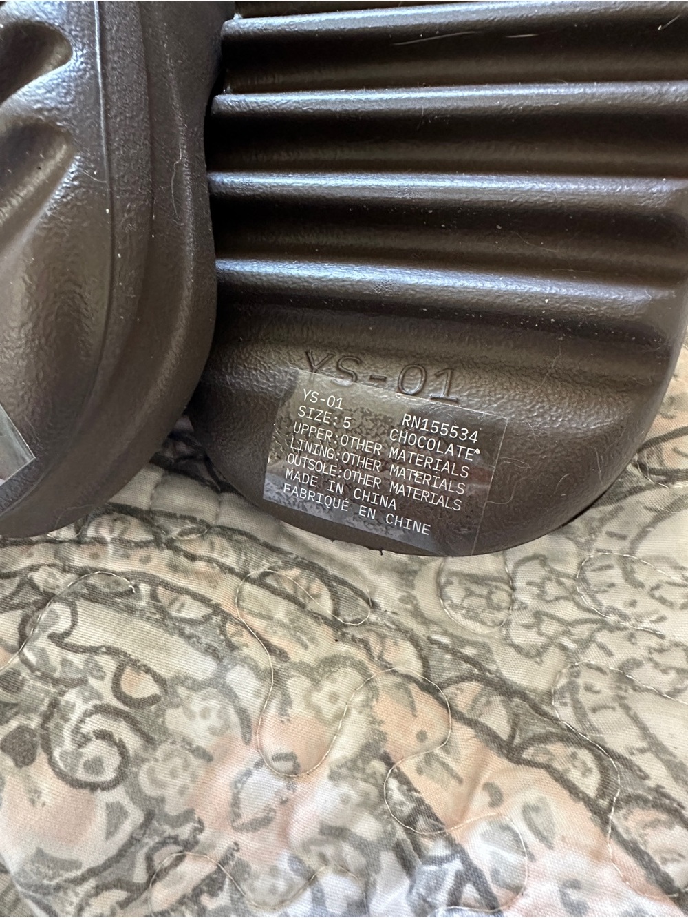 NWB: Yeezy Boys Size 5/ WMS 7 Slide Sandals in Chocolate - Picture 7 of 9